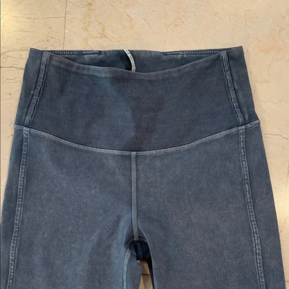lululemon athletica Women's Blue Jeggings - Picture 3 of 9